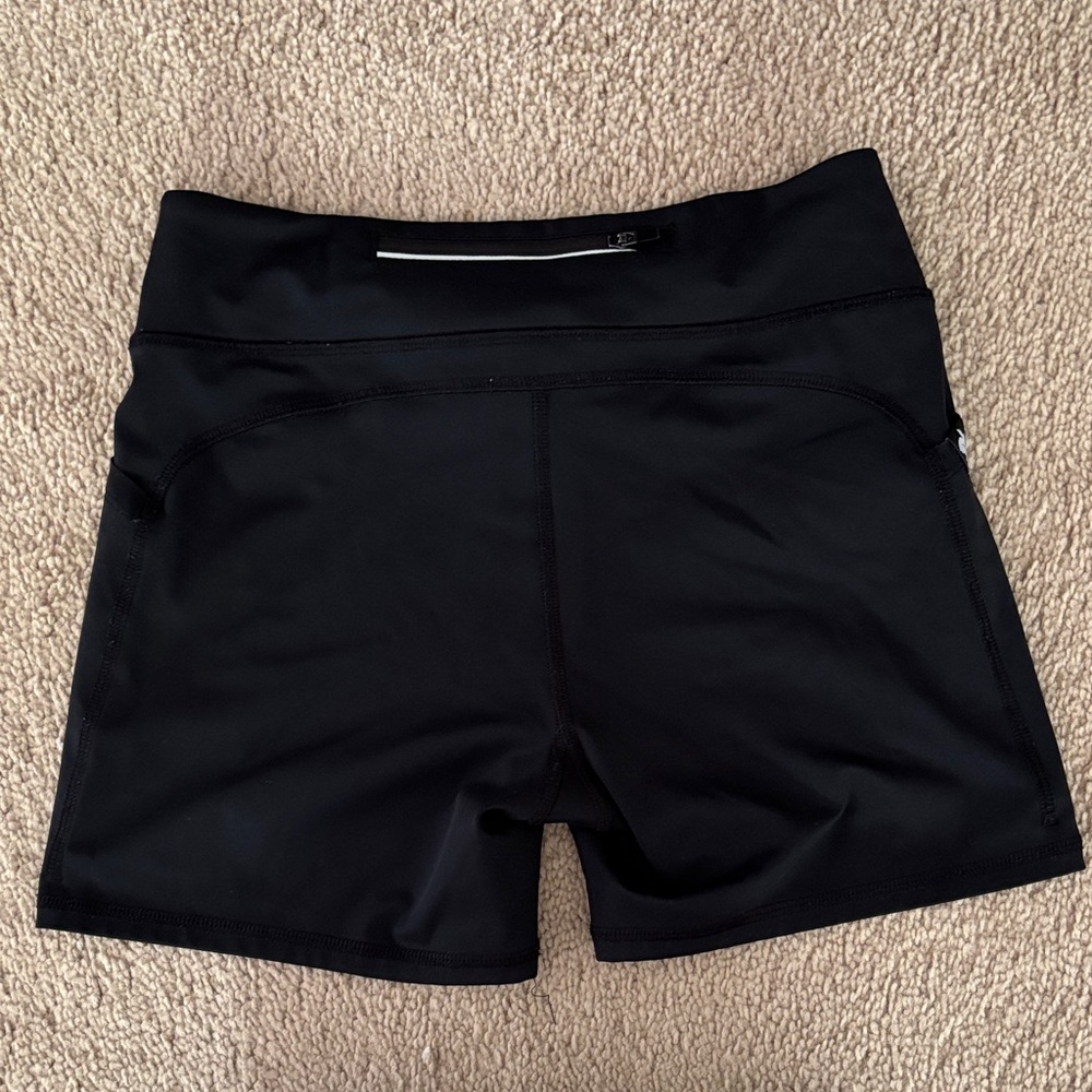 Rabbit running shorts - Picture 3 of 4